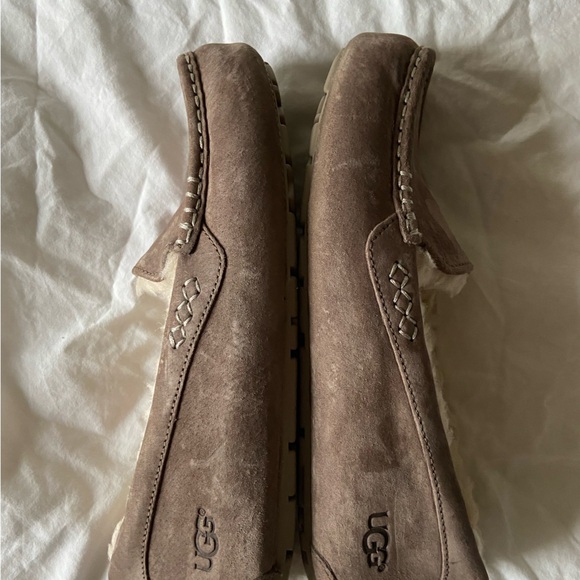 EUC Ugg Ansley Slippers, 8 - Picture 4 of 6